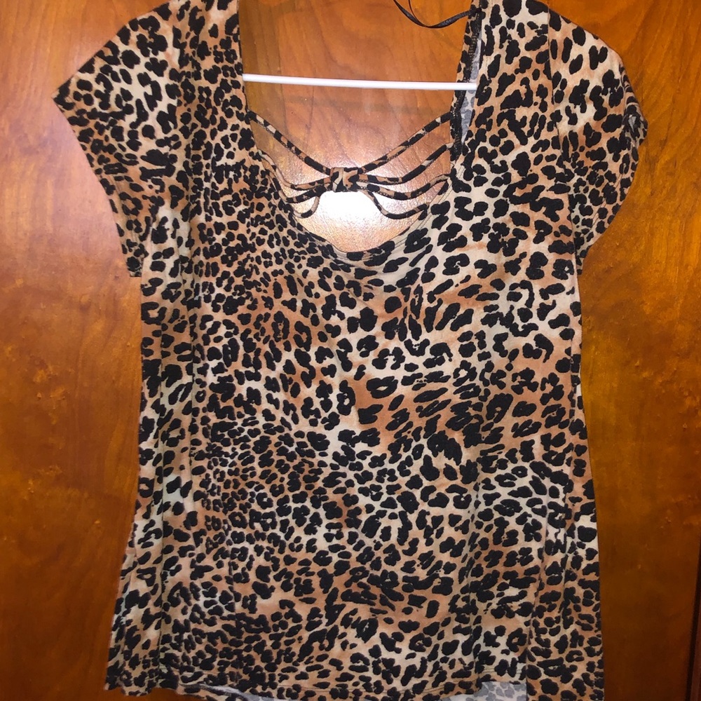 Cute 1X Cheetah top!